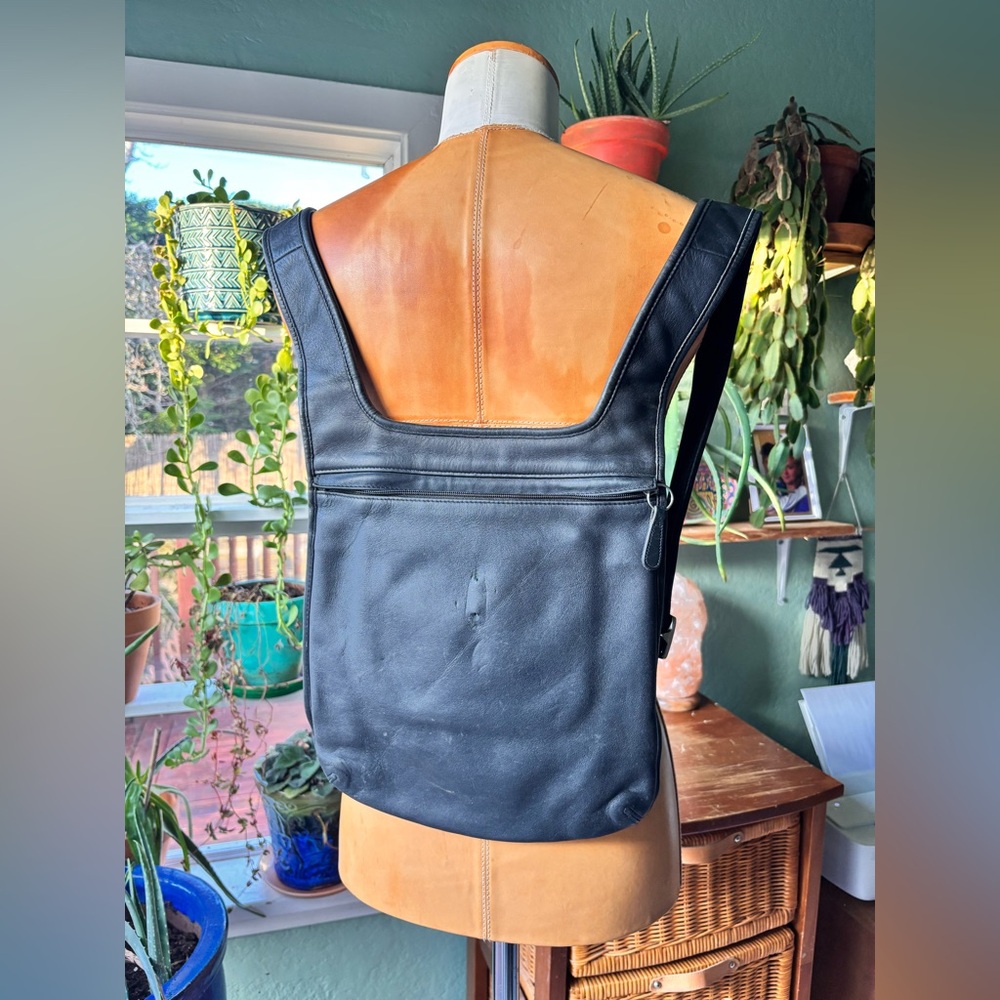 Vintage COACH Black Leather Hippie Slim Backpack AS IS